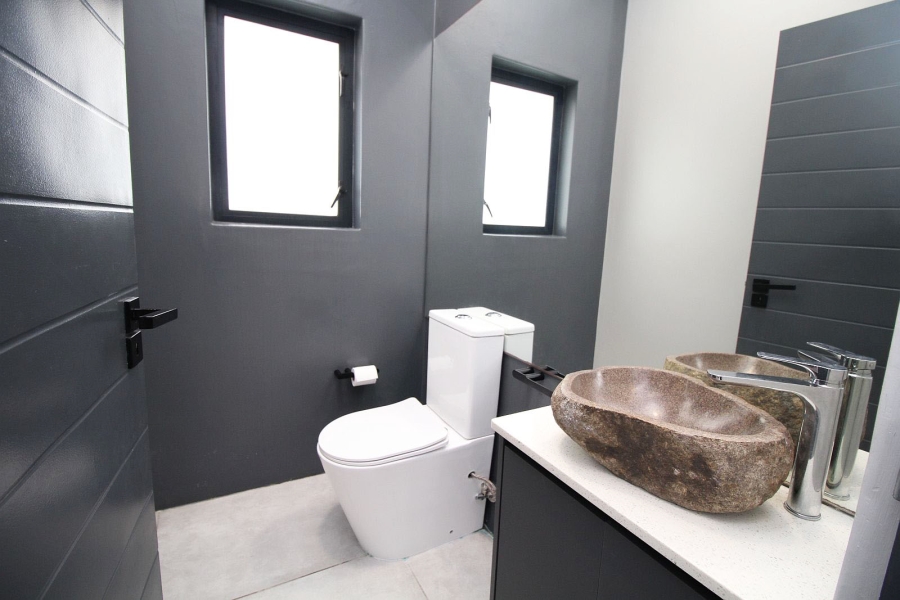 3 Bedroom Property for Sale in Calypso Beach Western Cape